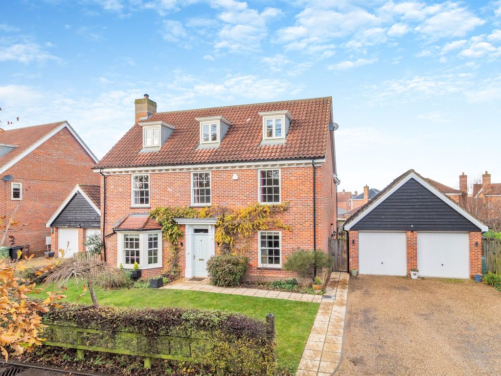5 bed detached house for sale in Meadows Drive, Mulbarton, Norwich NR14, £725,000 Zoopla