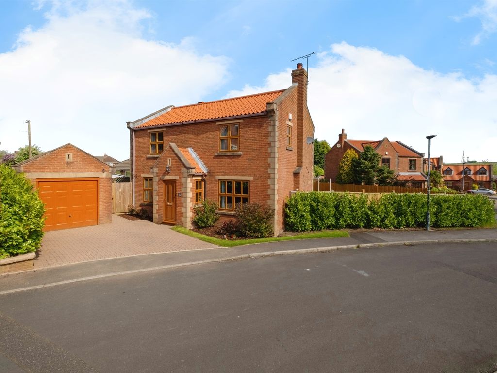4 bed detached house for sale in North Farm Court, Aston, Sheffield S26
