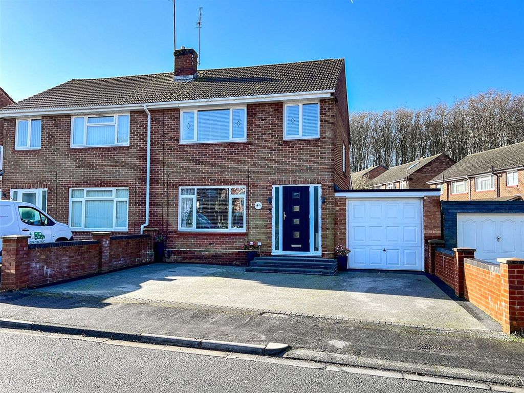 3 bed semidetached house for sale in Ellis Road, Southampton