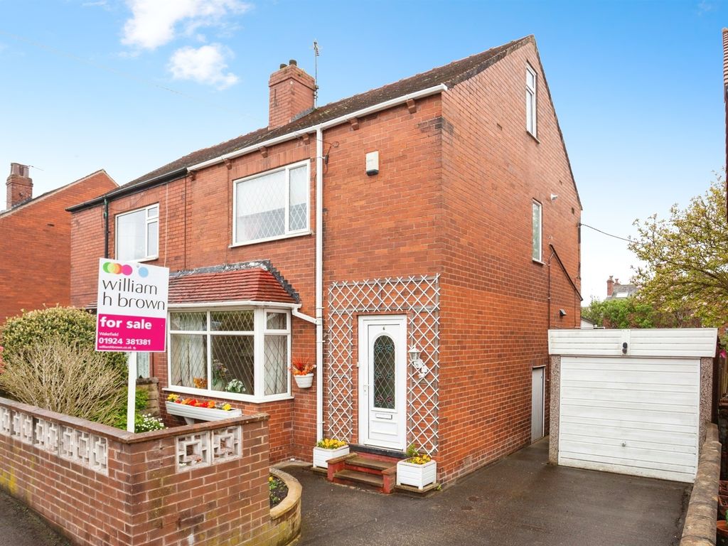 2 bed semidetached house for sale in Fourth Avenue, Wakefield WF1, £