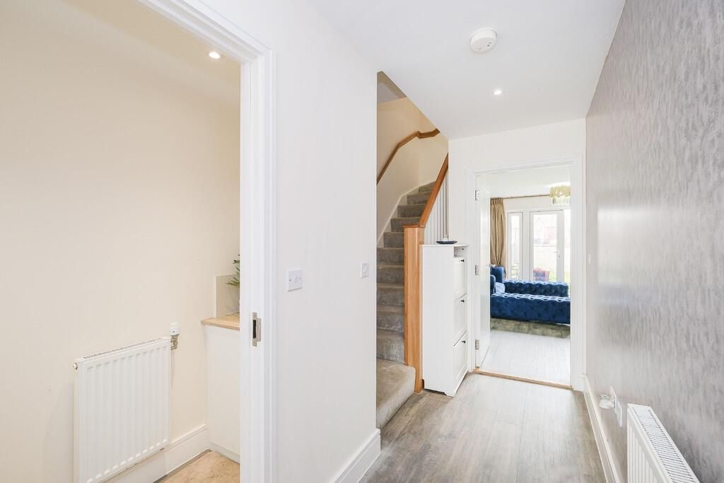 4 bed town house for sale in Alderwood Terrace, Five Oaks Lane, Chigwell IG7 Zoopla