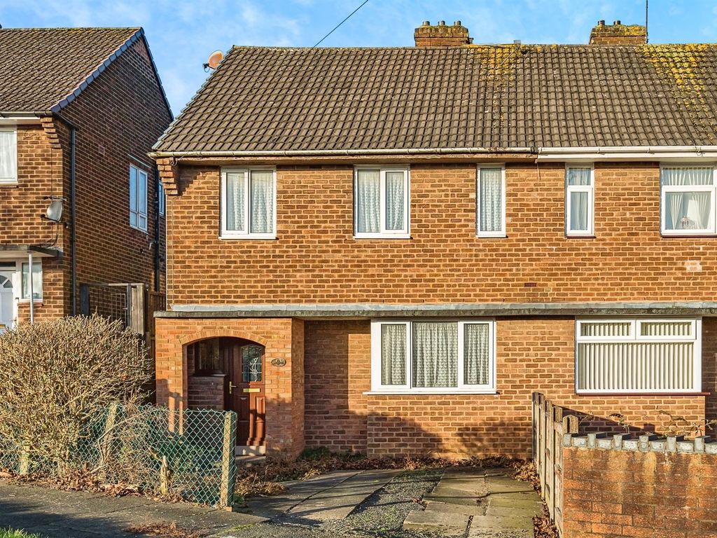 3 bed semidetached house for sale in Hanover Road, Rowley Regis B65, £