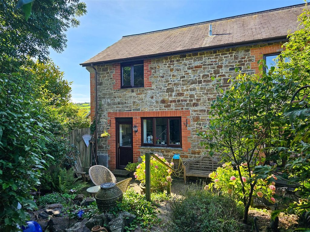 3 bed end terrace house for sale in Manor Road, Landkey, Barnstaple