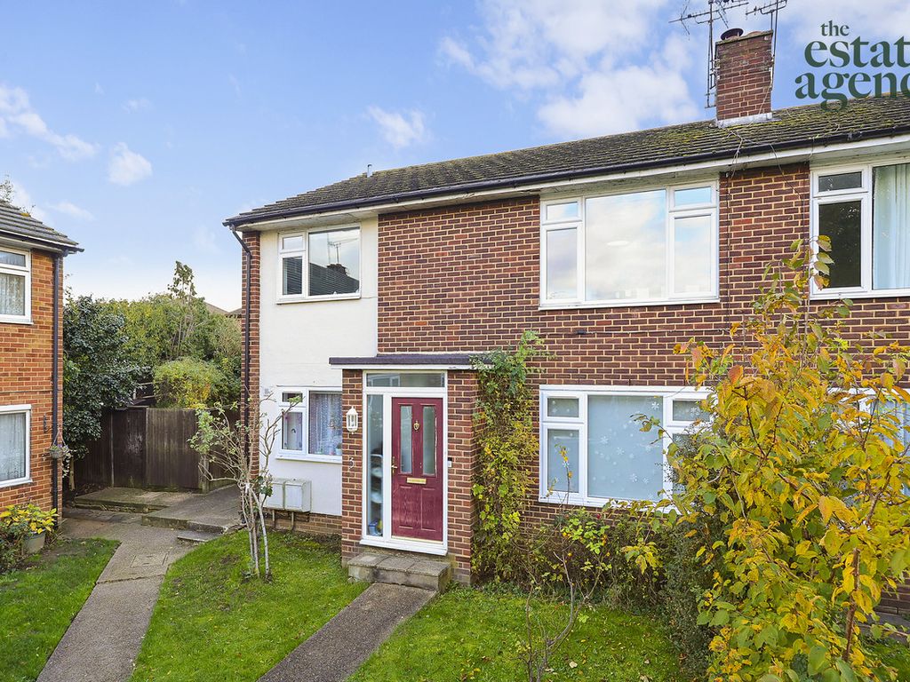 2 bed flat for sale in Markfield Gardens, Chingford E4, £375,000 Zoopla
