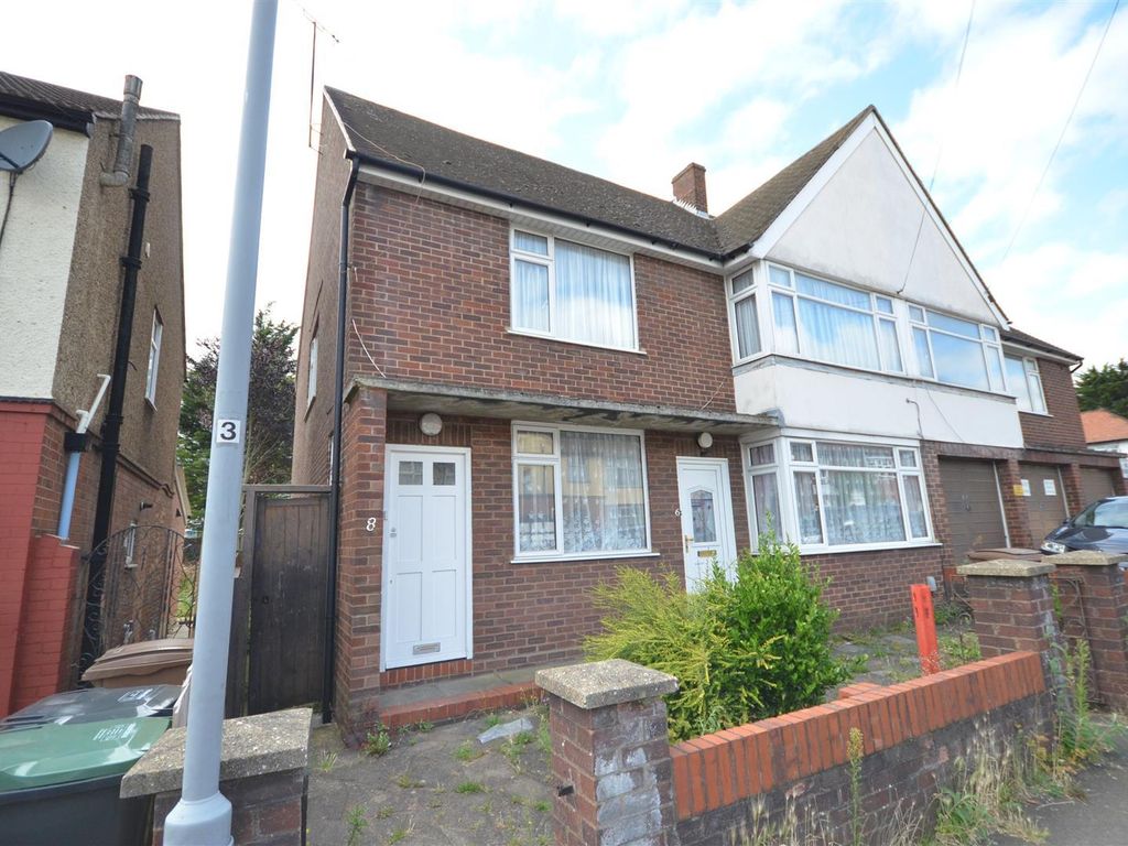 2 bed flat to rent in Thornhill Road, Luton LU4, £1,200 pcm Zoopla