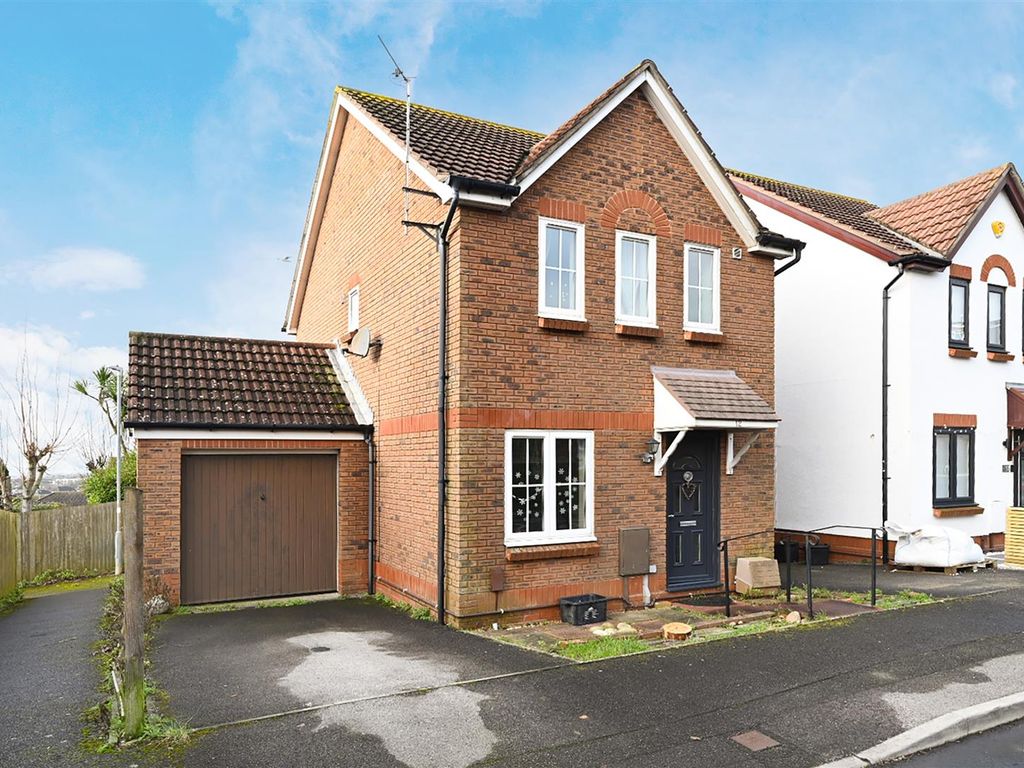 3 bed detached house for sale in Badger Close, Portslade, Brighton BN41