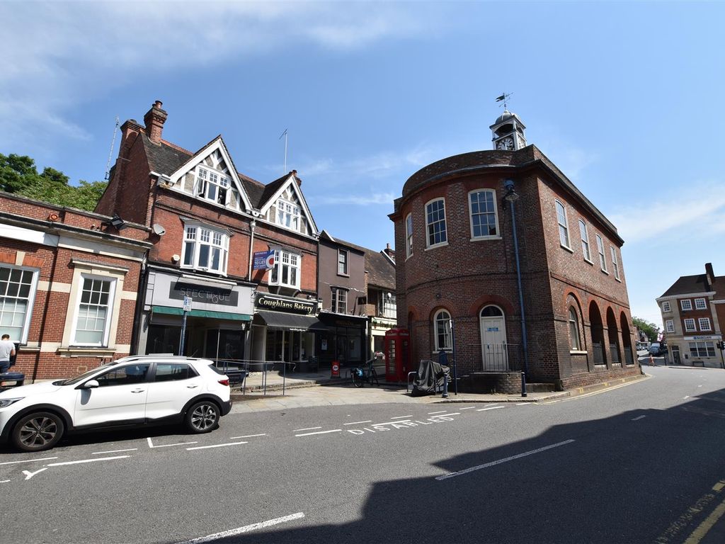 1 bed flat to rent in High Street, Reigate RH2 Zoopla