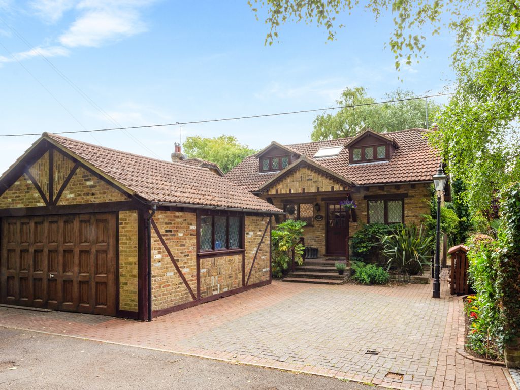 4 bed detached house for sale in Fordbridge Road, SunburyOnThames