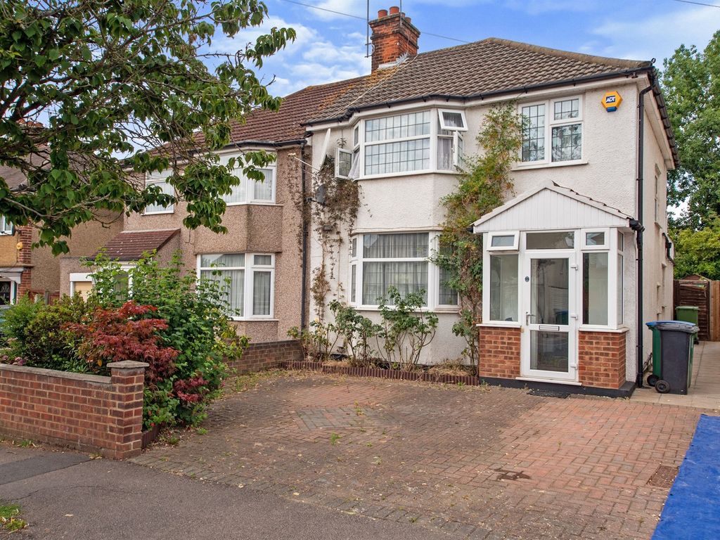 Southfield Avenue, Watford WD24  