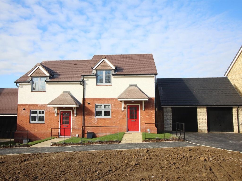 3 bed semidetached house to rent in Cornhill, Patterdown, Chippenham