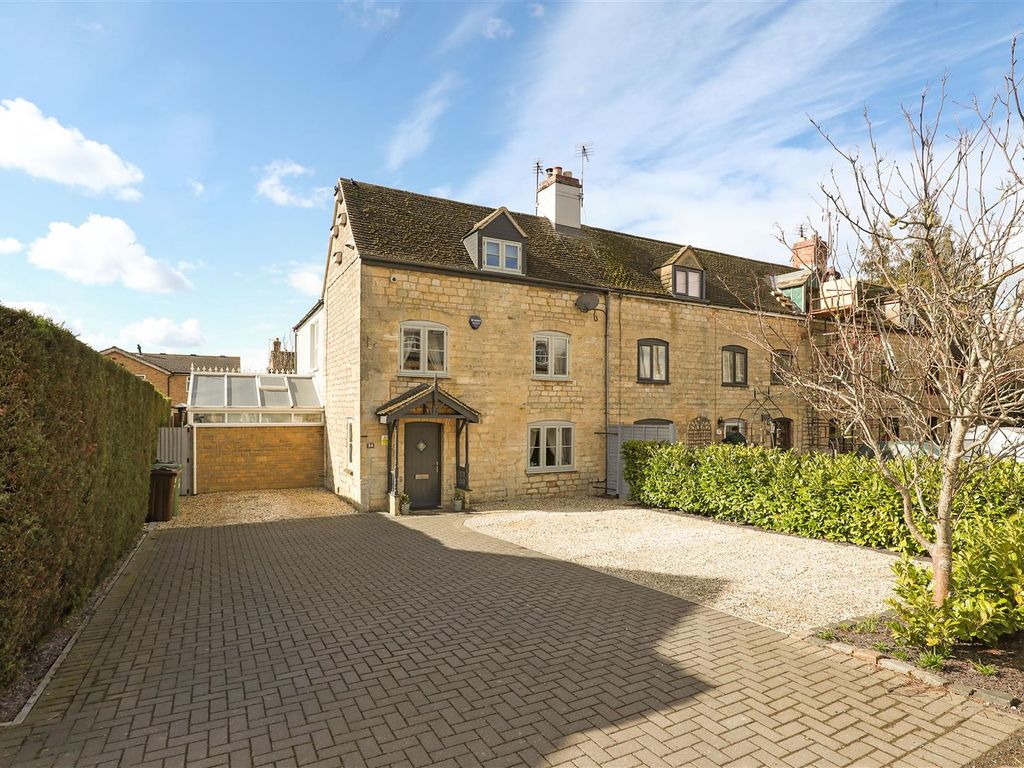 3 bed semidetached house for sale in Gloucester Road, Stonehouse GL10