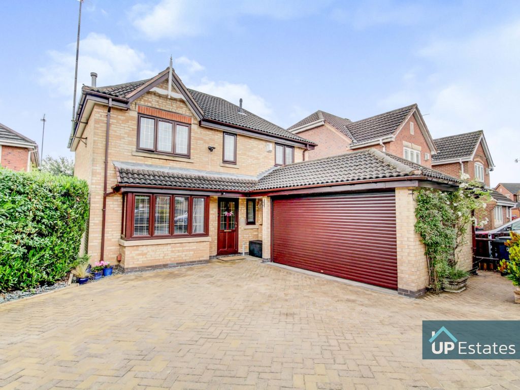 4 bed detached house for sale in Beech Close, Hartshill, Nuneaton CV10