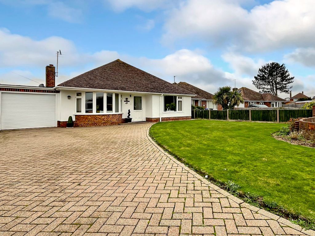 2 bed bungalow for sale in Frobisher Close, GoringBySea, Worthing