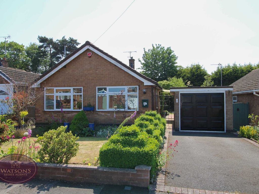 3 bed detached bungalow for sale in Ivy Close, Watnall, Nottingham NG16 Zoopla