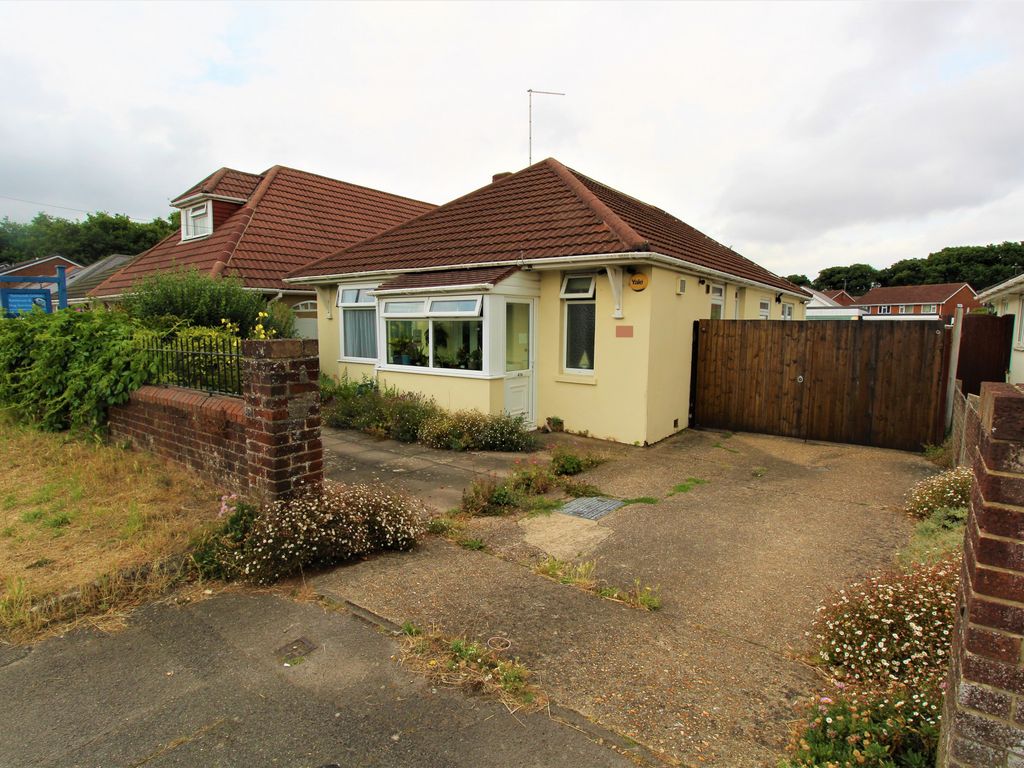 2 bed bungalow for sale in Blandford Road, Poole BH15 Zoopla