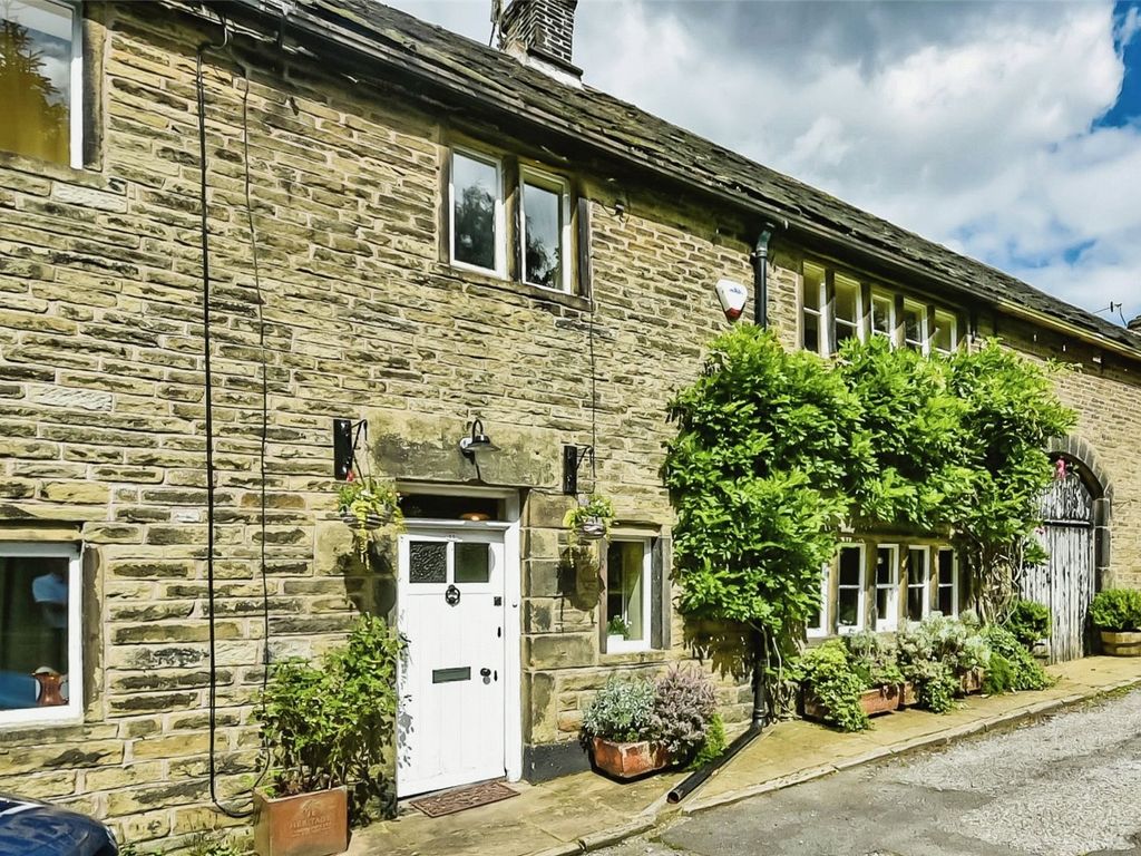 3 bed barn conversion for sale in Cottages, Carrbrook