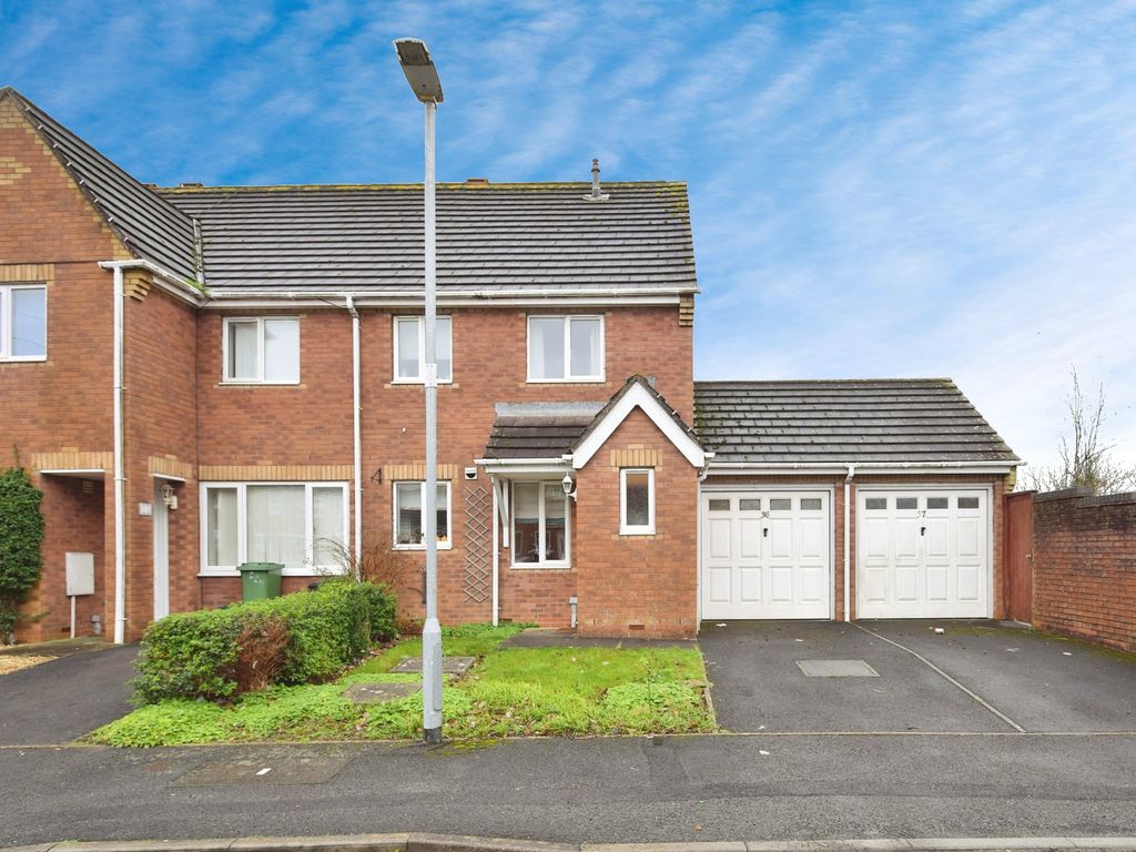 3 bed end terrace house for sale in Springfields, Llanelli