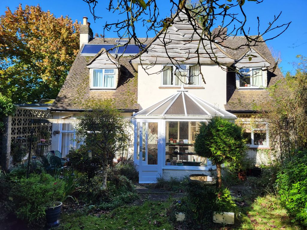 3 bed detached house for sale in Leaves Green Road, Keston BR2, £