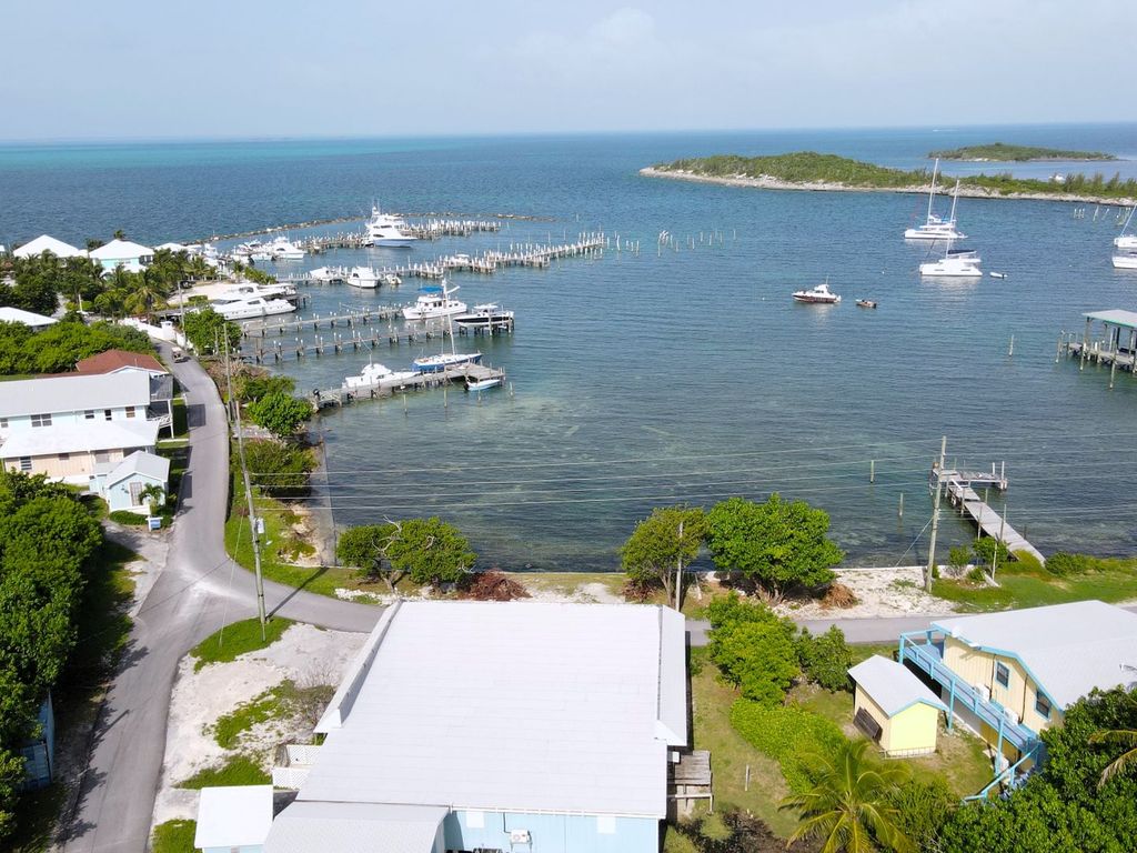 Land for sale in MV7Q+6Wf, Great Guana Cay, The Bahamas, £63,723 Zoopla