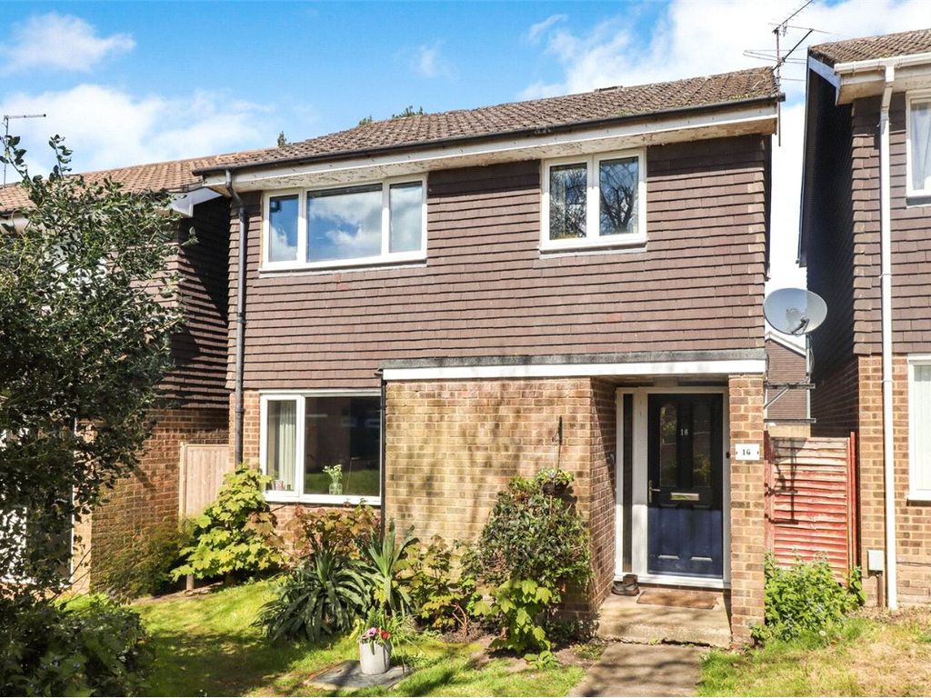 3 bed detached house for sale in Keswick Close, Camberley, Surrey GU15