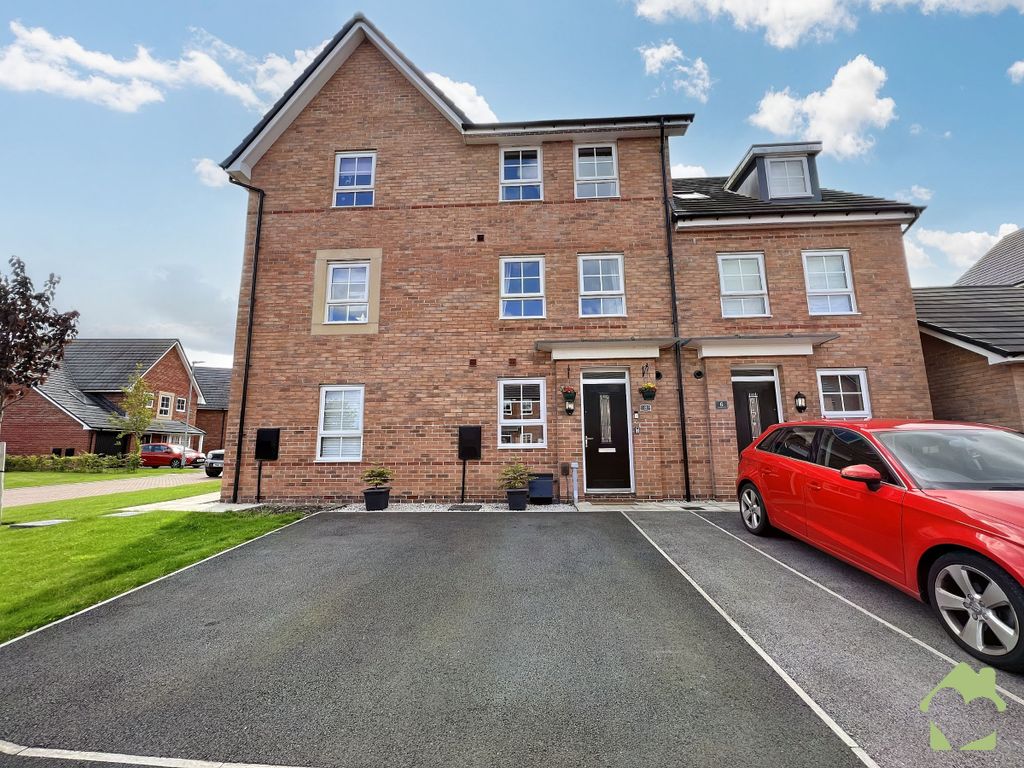 4 bed semidetached house for sale in Worthington Road, Garstang