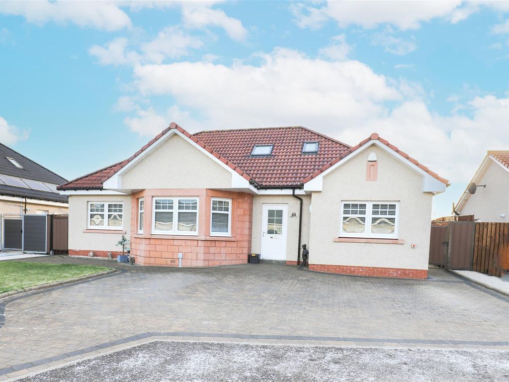 4 bed detached bungalow for sale in Lochtyview Way, Thornton, Kirkcaldy