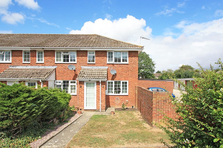 2 bed end terrace house for sale in Wessex Way, Highworth SN6 - Zoopla