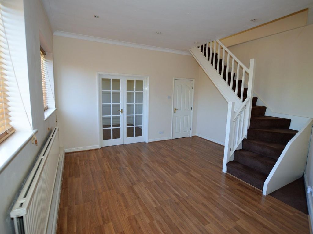 1 bed flat to rent in Wetherby Road, Leeds LS17, £725 pcm Zoopla