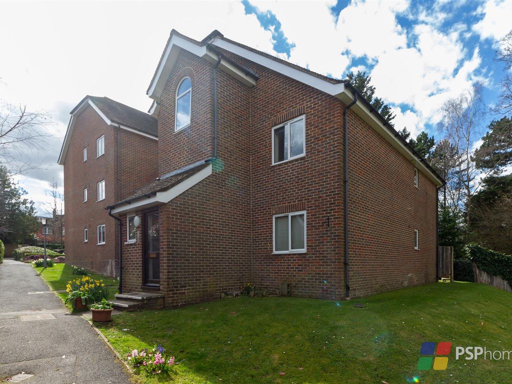 1 bed flat for sale in Heath Road, Haywards Heath RH16 Zoopla