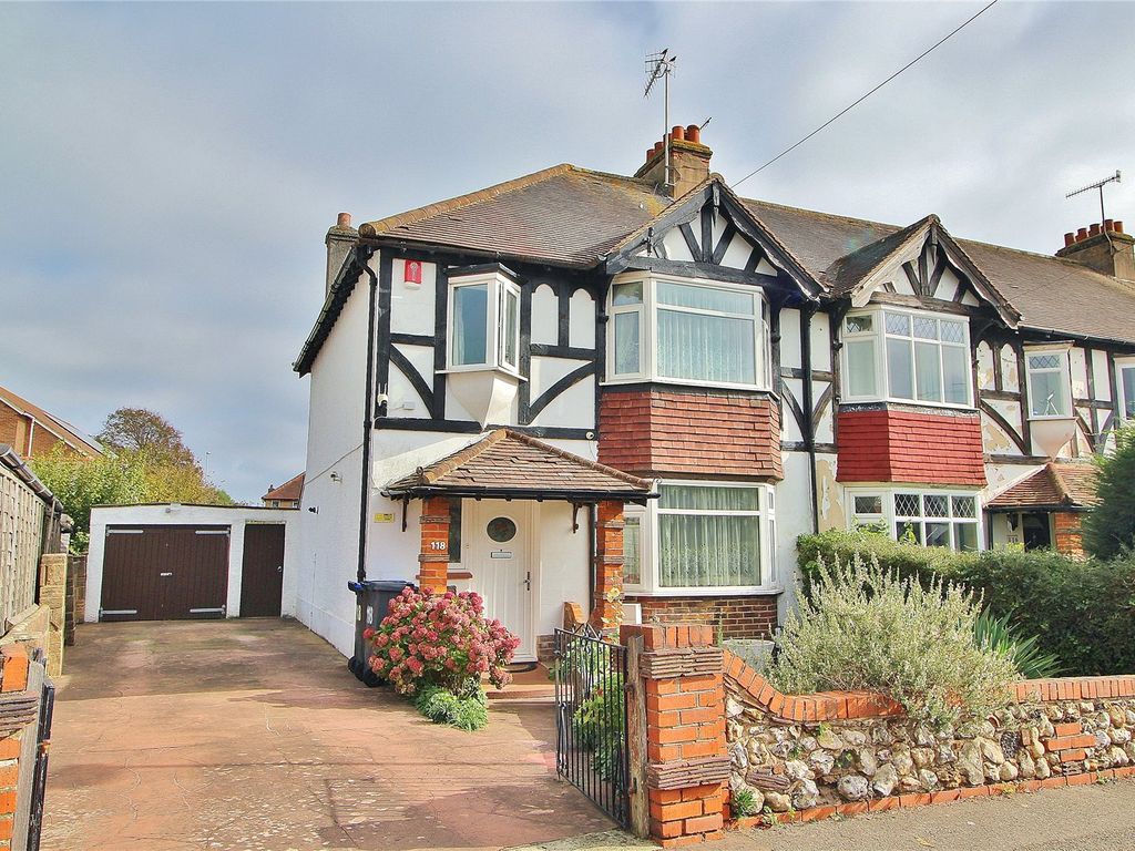 3 bed end terrace house for sale in Avenue, Broadwater