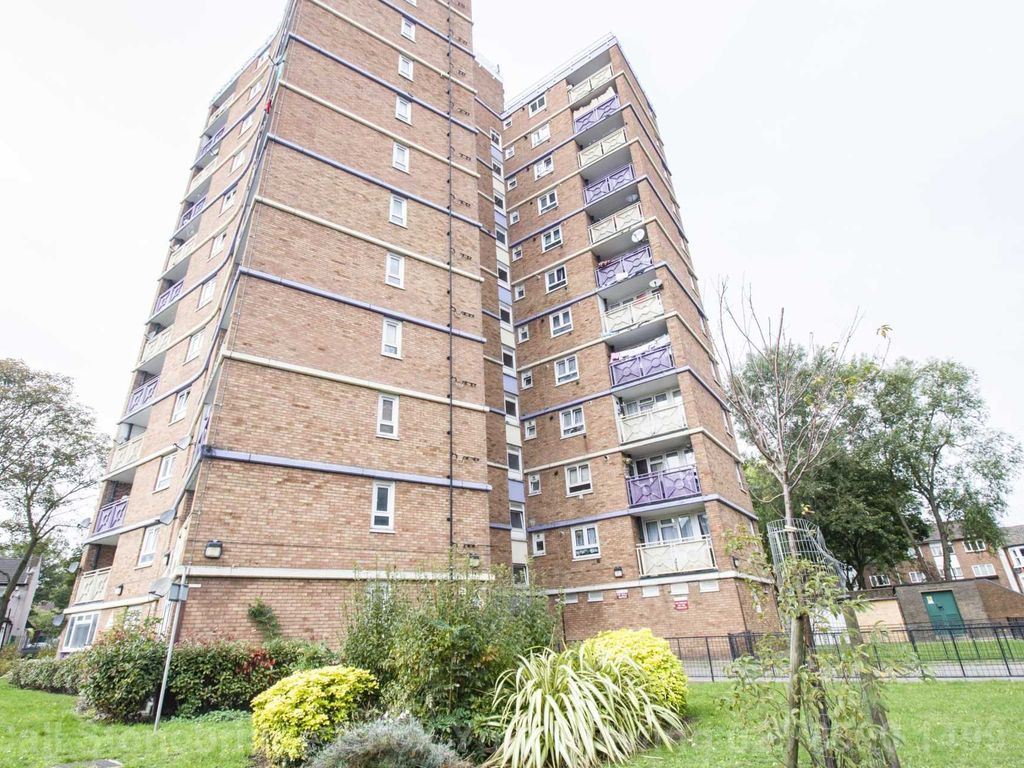2 bed flat for sale in Grantham Road, Manor Park E12 Zoopla