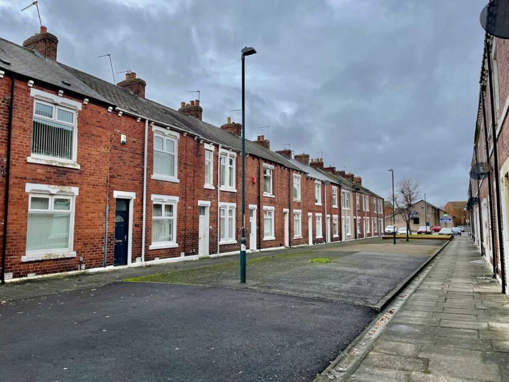 2 bed terraced house to rent in Buchanan Steet, Hebburn NE31, £695 pcm