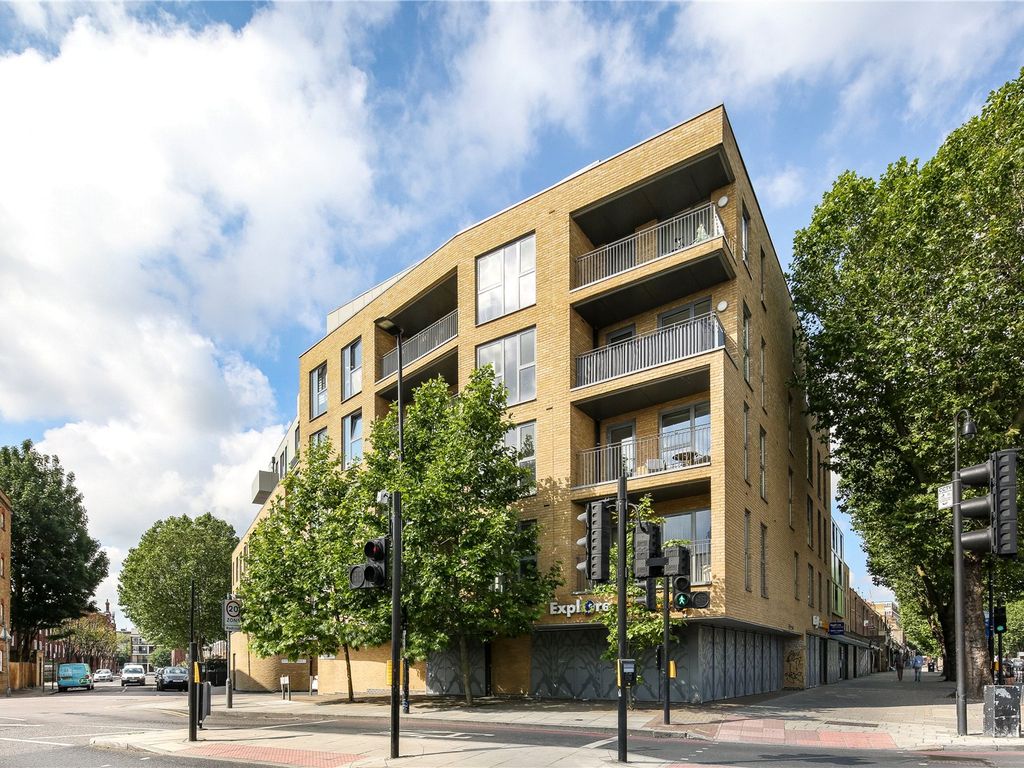 1 bed flat for sale in Chesworth Court, 17 Fulneck Place, London E1