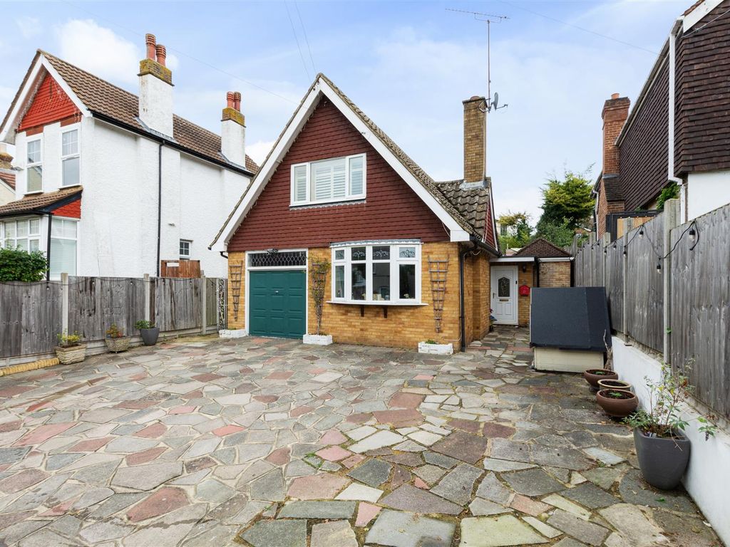 4 bed detached house for sale in Kingsley Road, Orpington BR6, £725,000