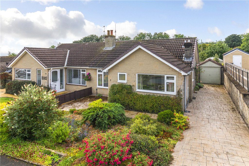2 bed bungalow for sale in Moor Park Drive, Addingham, Ilkley, West