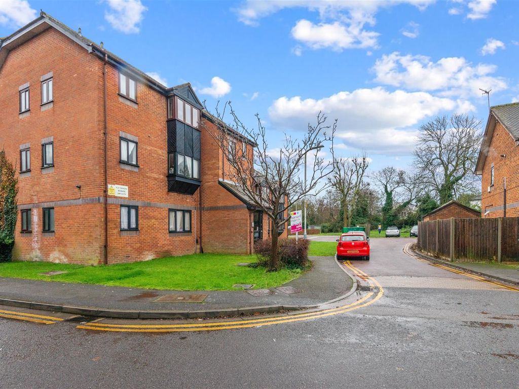 1 bed flat for sale in Willenhall Drive, Hayes UB3, £148,500 Zoopla