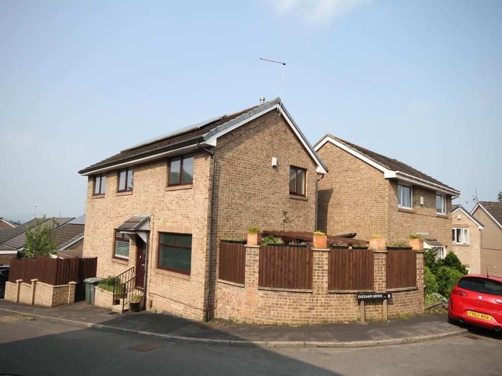 3 bed detached house for sale in Wendron Way, Idle, Bradford BD10, £