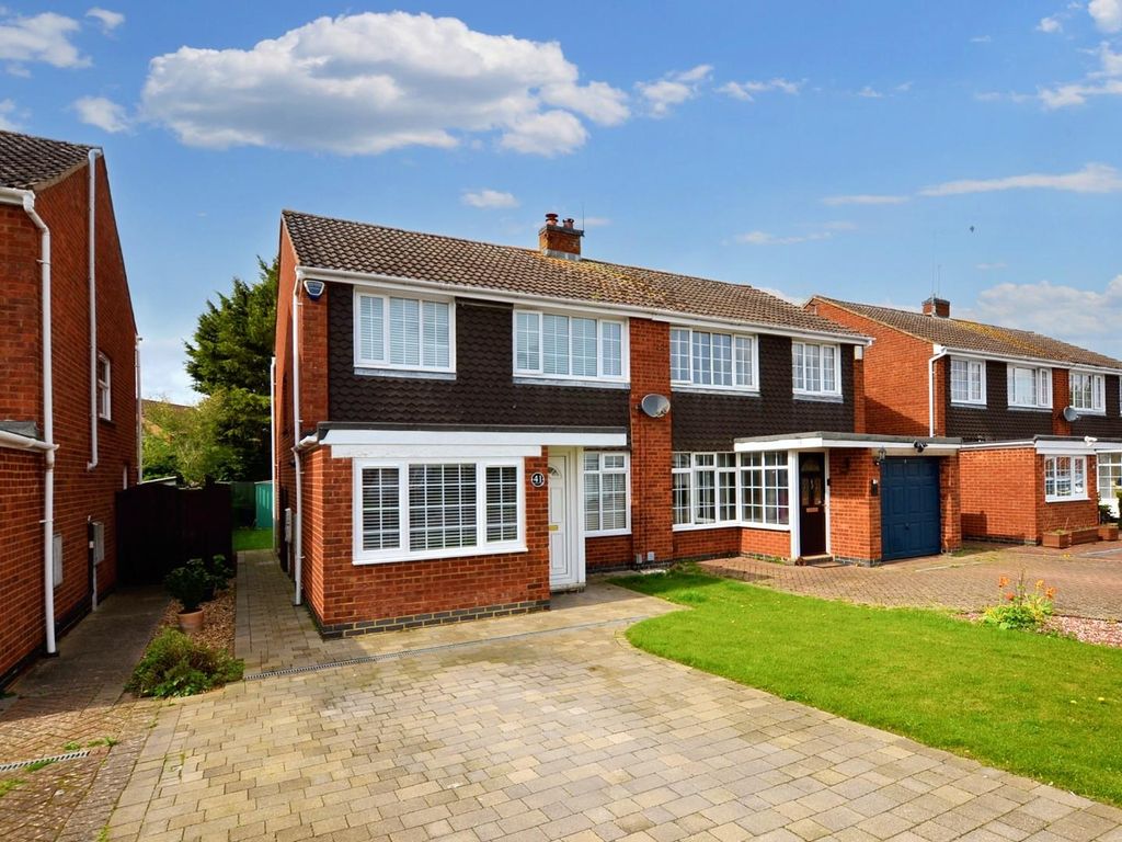 3 bed semidetached house for sale in Brockwood Close, Duston