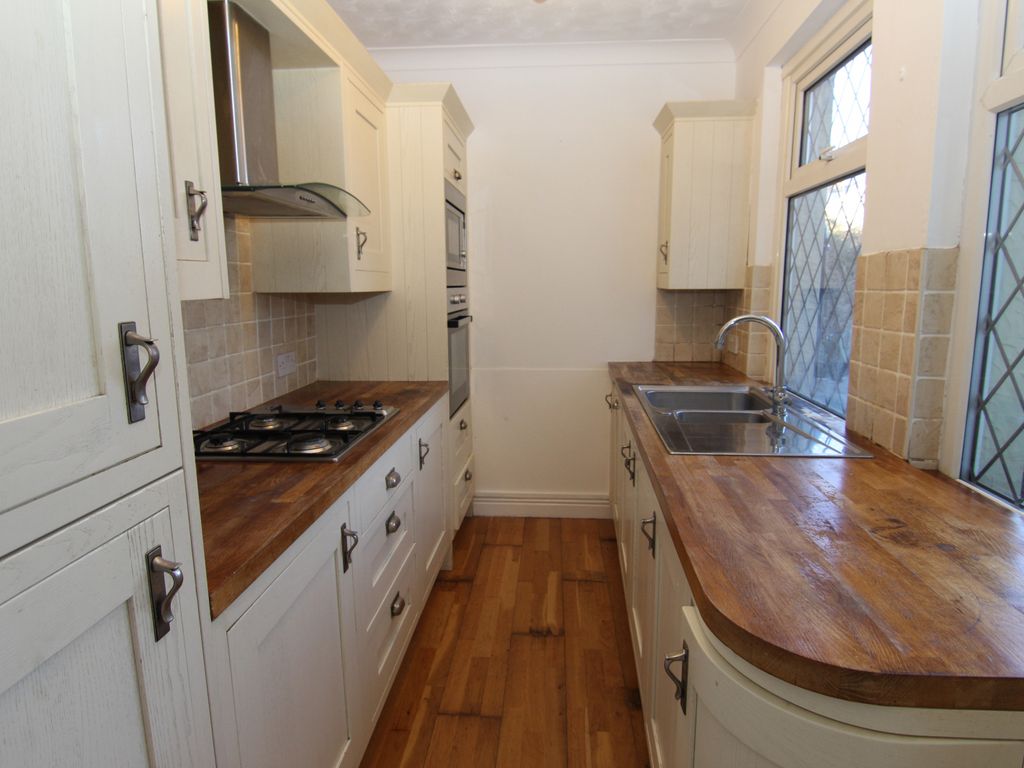 2 bed terraced house to rent in Mossley, AshtonUnderLyne OL5, £900