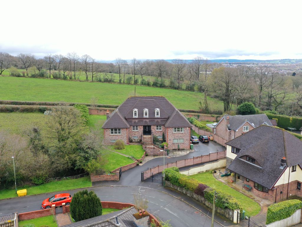 4 bed detached house for sale in Saratoga, Tai'r Heol, Penpedairheol