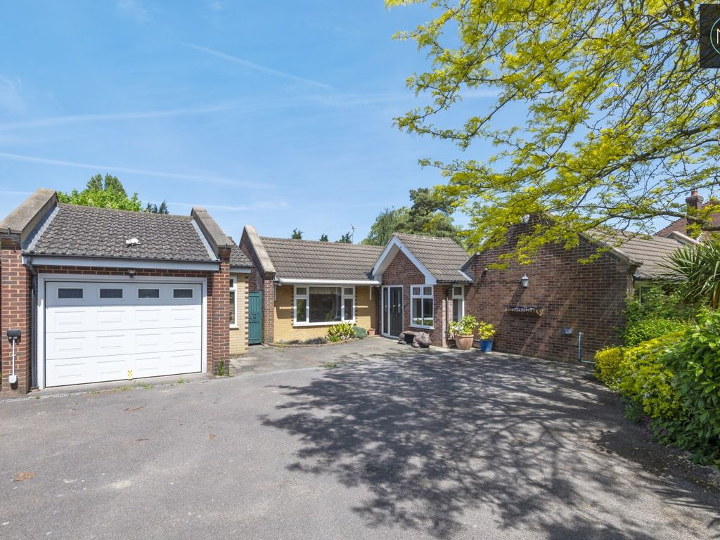 4 bed bungalow for sale in Little Priors, Manor Road, Lambourne End