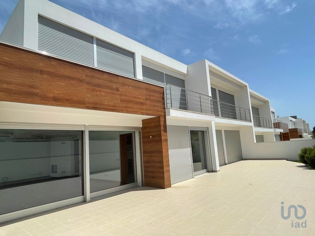 New home, 6 bed detached house for sale in Carcavelos E Parede, Cascais