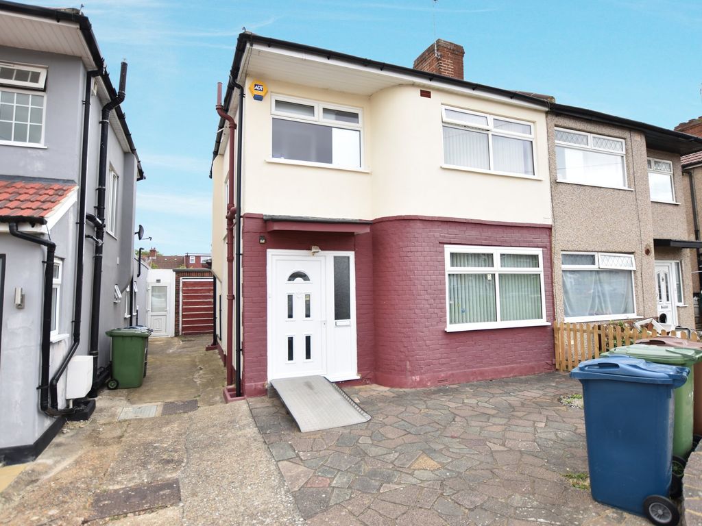 3 bed semidetached house for sale in Warwick Avenue, Harrow HA2 Zoopla