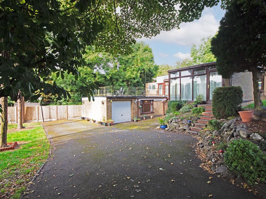 4 bed detached house for sale in Buchanan Avenue, Walsall