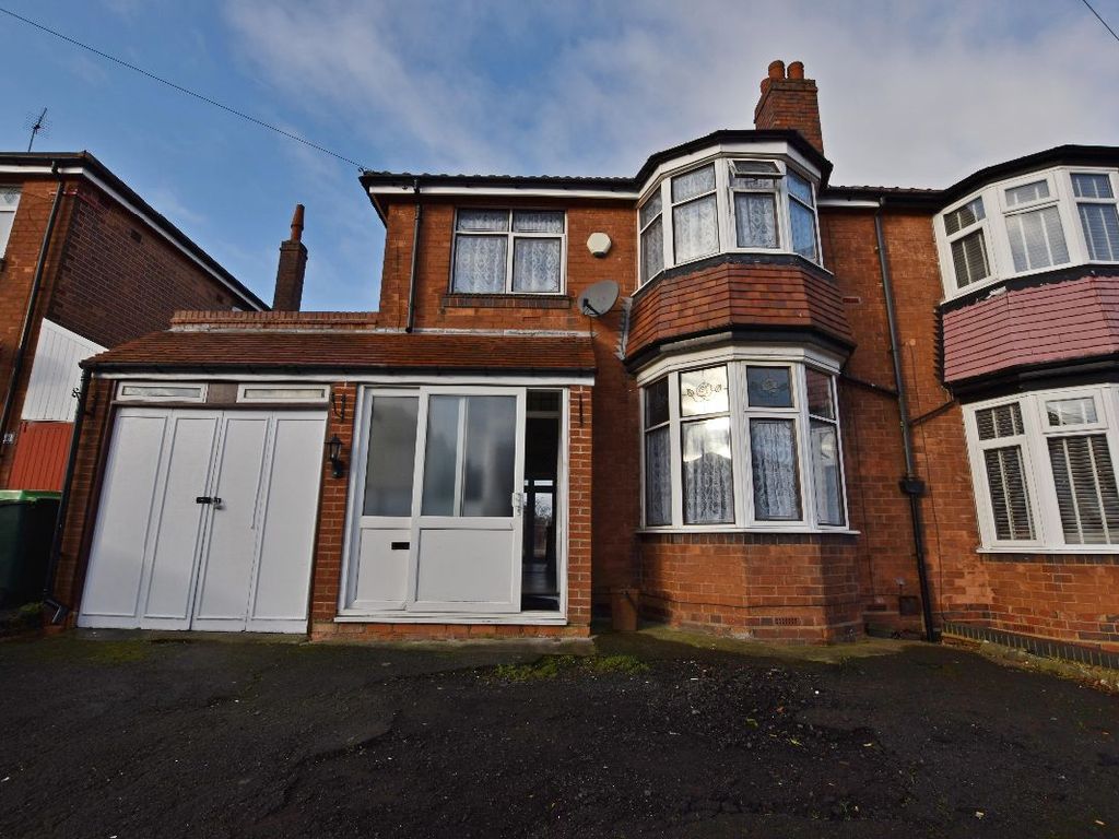 3 bed semidetached house to rent in Pitcairn Road, Bearwood, Smethwick