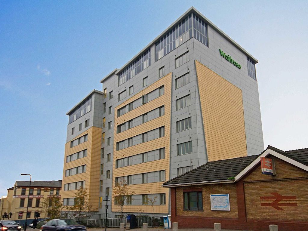 2 bed flat to rent in Drayton Green Road, London W13, £2,000 pcm Zoopla