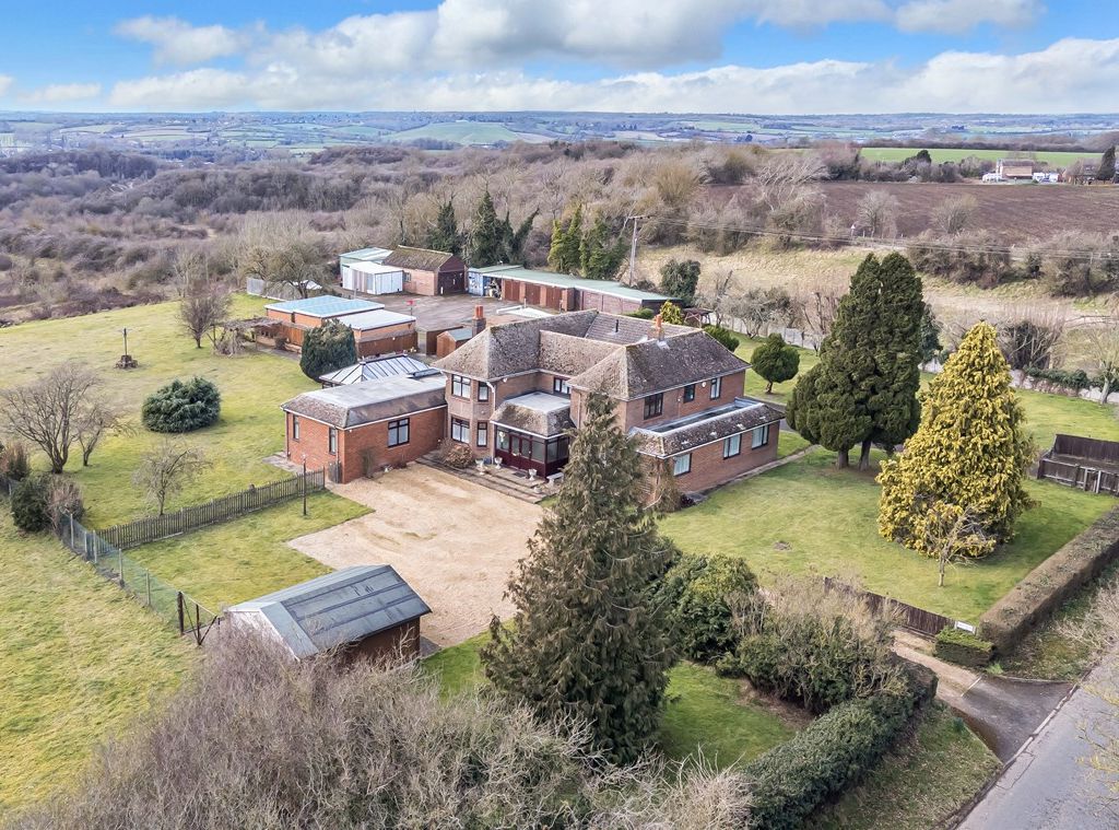 5 bed detached house for sale in Church Road, Sundon LU3, £1,750,000