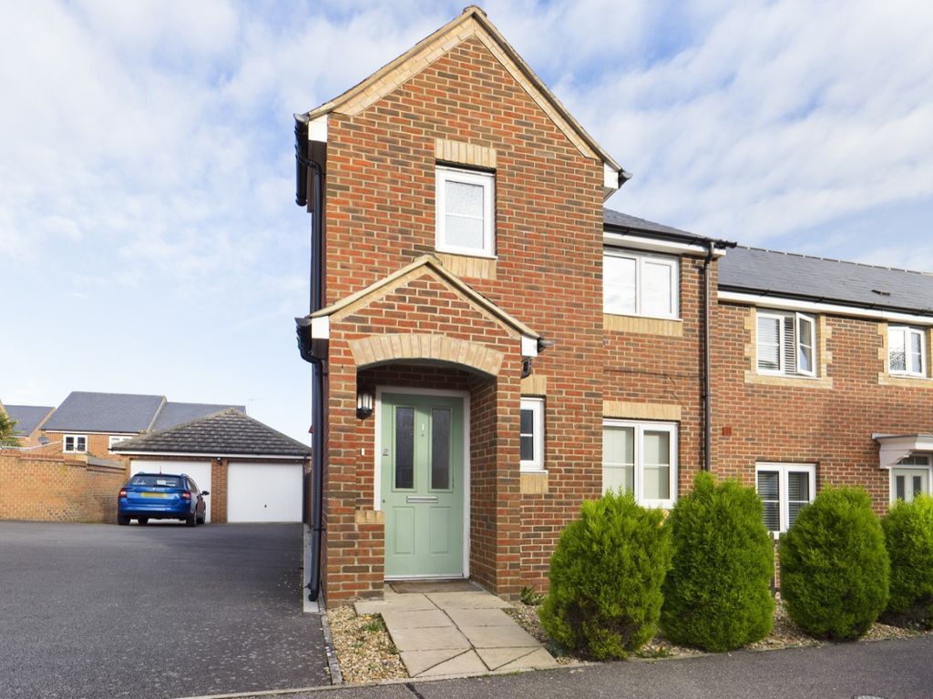 3 bed semidetached house to rent in Milburn Drive, Duston, Northampton