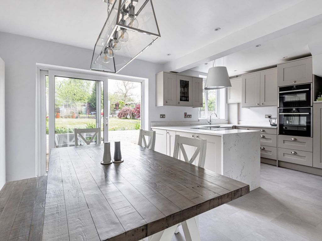 4 bed semidetached house for sale in Fairhaven Road, Redhill RH1, £