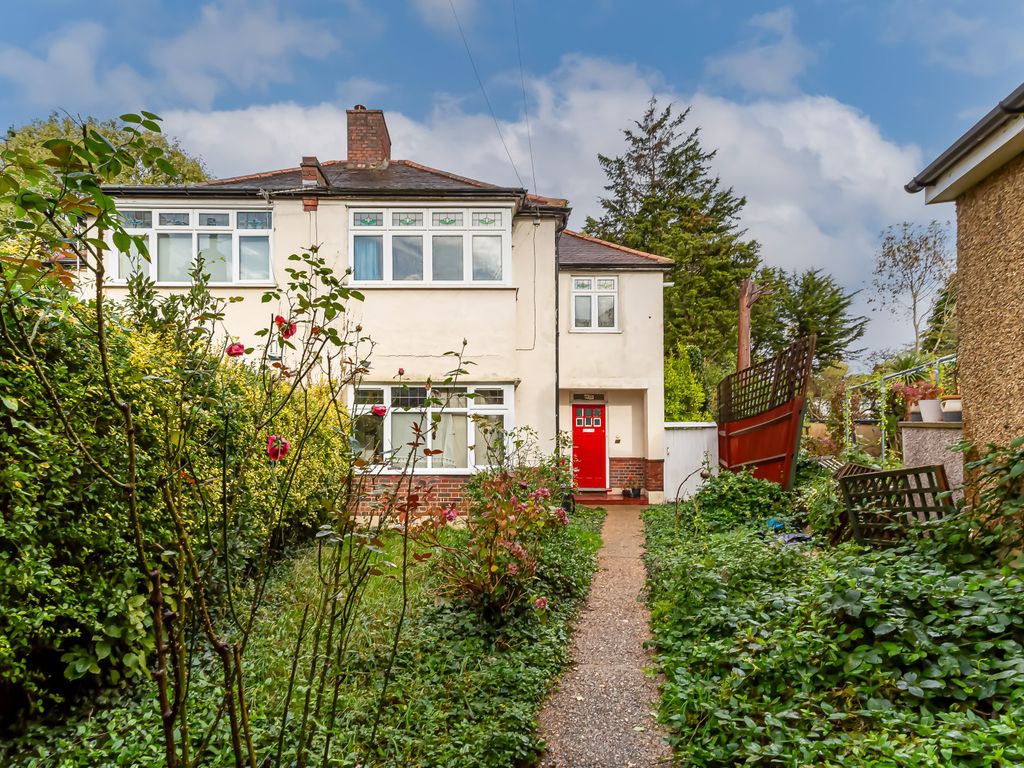 1 bed for sale in Maycross Avenue, Morden SM4, £350,000 Zoopla